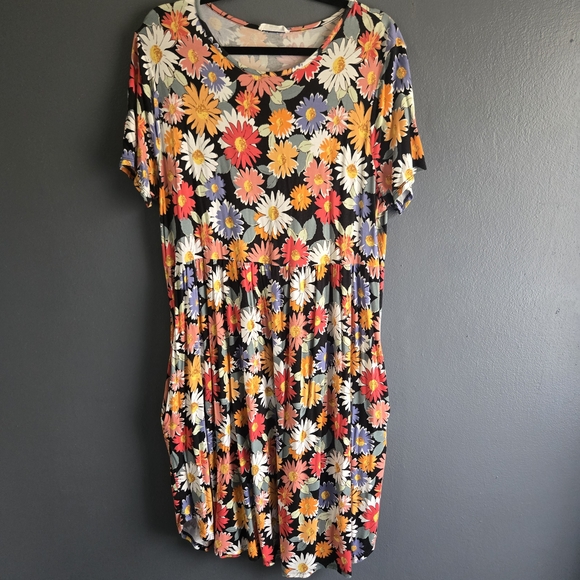 Cream n Sugar Dresses & Skirts - Cream n Sugar Retro Inspired Daisy Print Babydoll Midi Pocket Dress 1X
